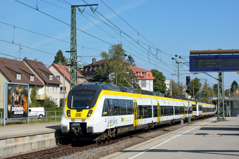 3442 215 und 3442 207 als RE 17607/17657 bei km 15,6 (September 2018)