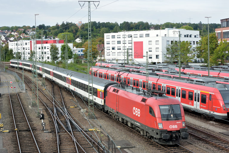 &Ouml;BB 1016 001 mit IC 284 bei km 16,0 (September 2018)