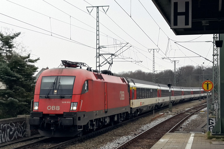 &Ouml;BB 1016 012 mit IC 280 bei km 16,8 (M&auml;rz 2018)