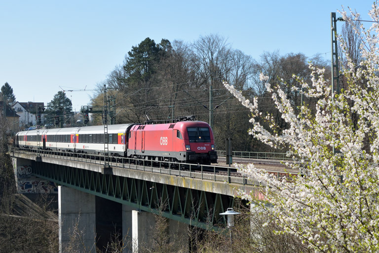 &Ouml;BB 1016 027 mit IC 282 bei km 14,6 (April 2018)