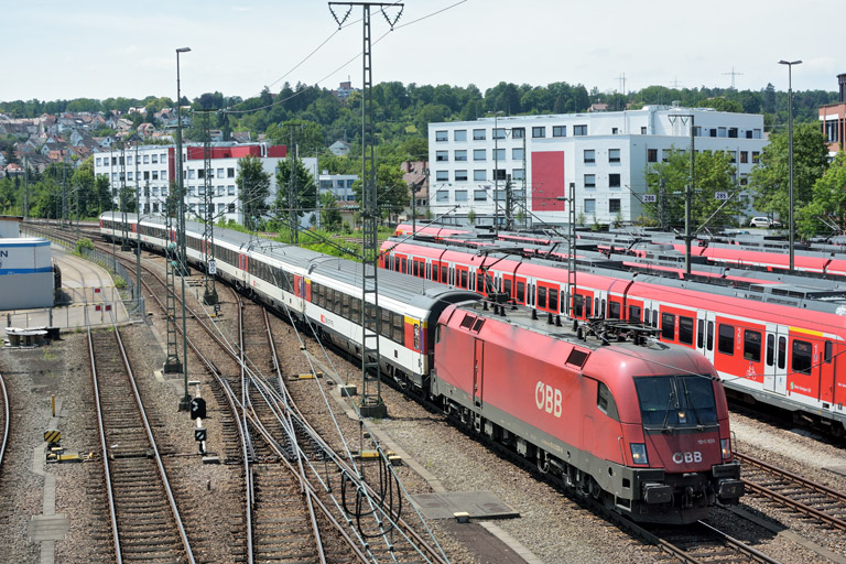 &Ouml;BB 1016 039 mit IC 280 bei km 16,0 (Juni 2018)
