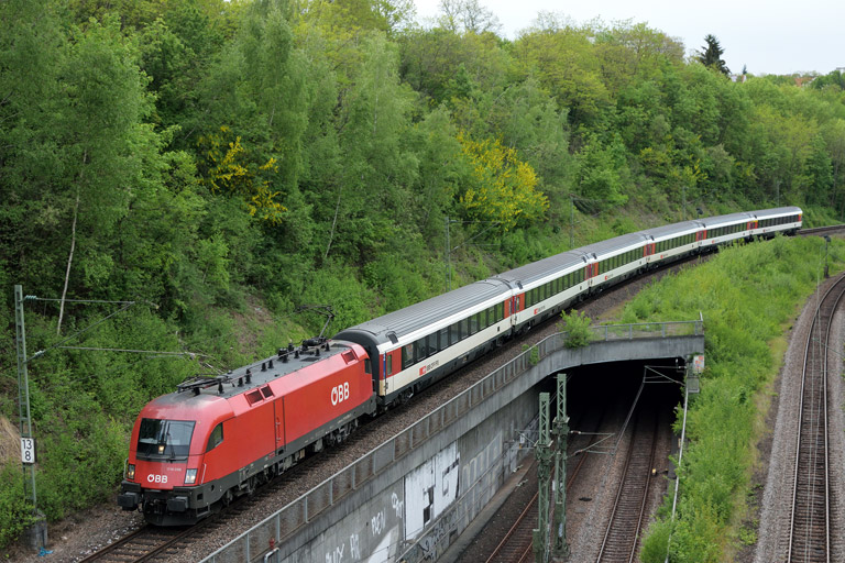 &Ouml;BB 1116 098 mit IC 283 bei km 13,8 (Mai 2018)