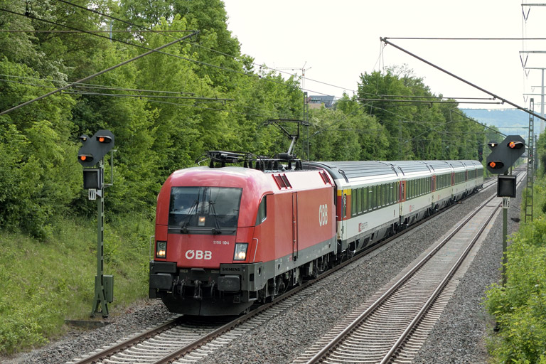 &Ouml;BB 1116 104 mit IC 188 bei km 24,6 (Mai 2018)