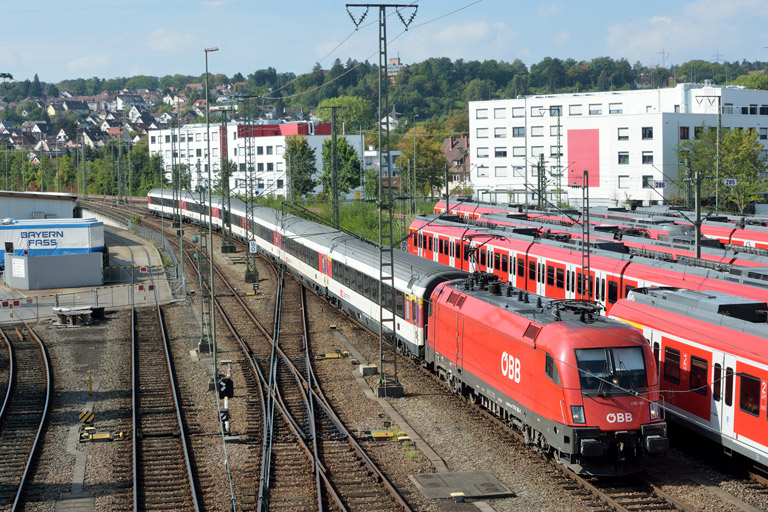 &Ouml;BB 1116 104 mit IC 282 bei km 16,0 (September 2018)