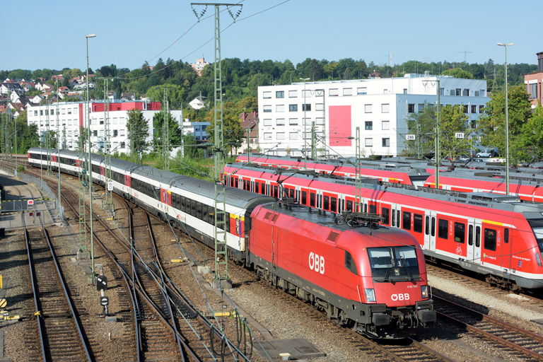 &Ouml;BB 1116 105 mit IC 2908 bei km 16,0 (August 2018)