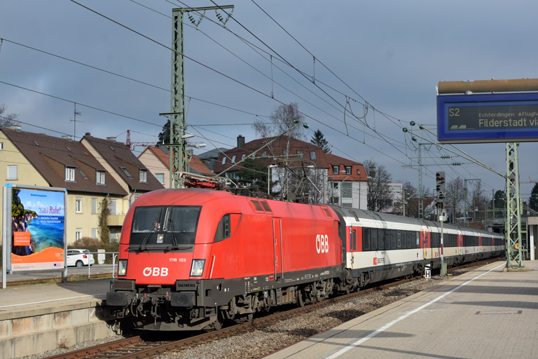 &Ouml;BB 1116 123 mit IC 187 bei km 15,6 (Januar 2018)