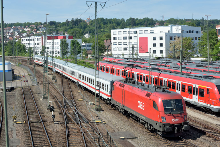 &Ouml;BB 1116 124 mit IC 2232 bei km 16,0 (Mai 2018)
