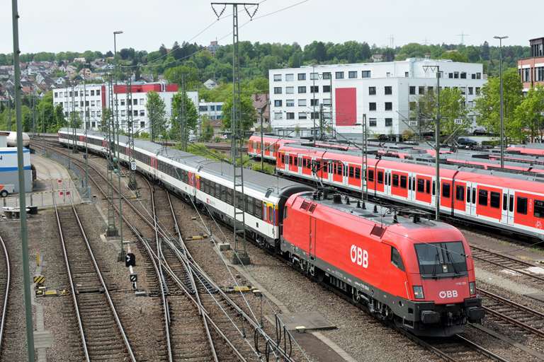&Ouml;BB 1116 129 mit IC 280 bei km 16,0 (Mai 2018)