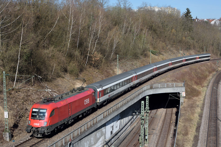 &Ouml;BB 1116 132 mit IC 185 bei km 13,8 (April 2018)
