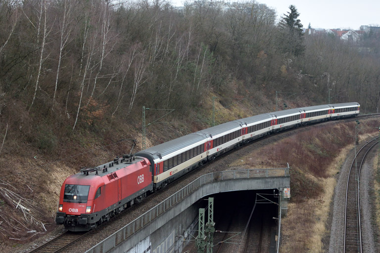 &Ouml;BB 1116 132 mit IC 185 bei km 13,8 (Januar 2018)