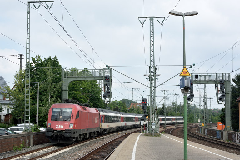 &Ouml;BB 1116 138 mit IC 185 bei km 16,6 (Juni 2018)
