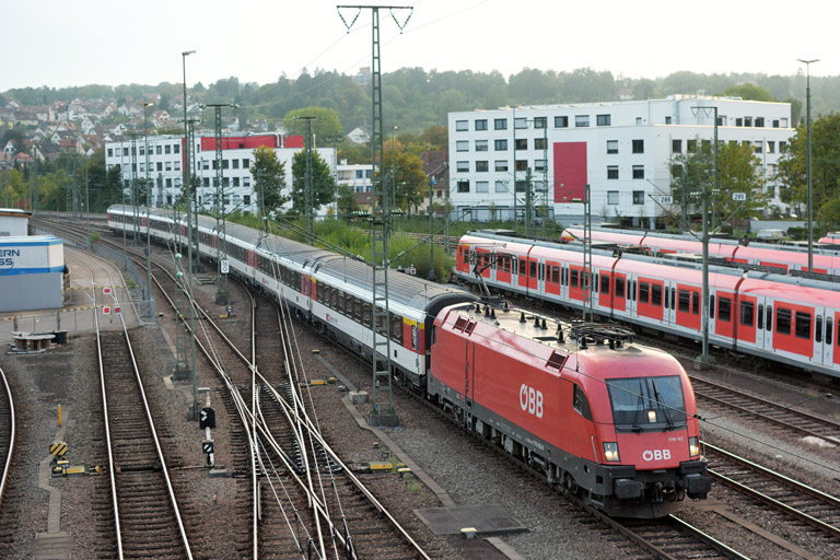 &Ouml;BB 1116 142 mit IC 184 bei km 16,0 (September 2018)