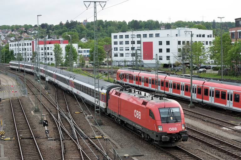 &Ouml;BB 1116 145 mit IC 184 bei km 16,0 (Mai 2018)
