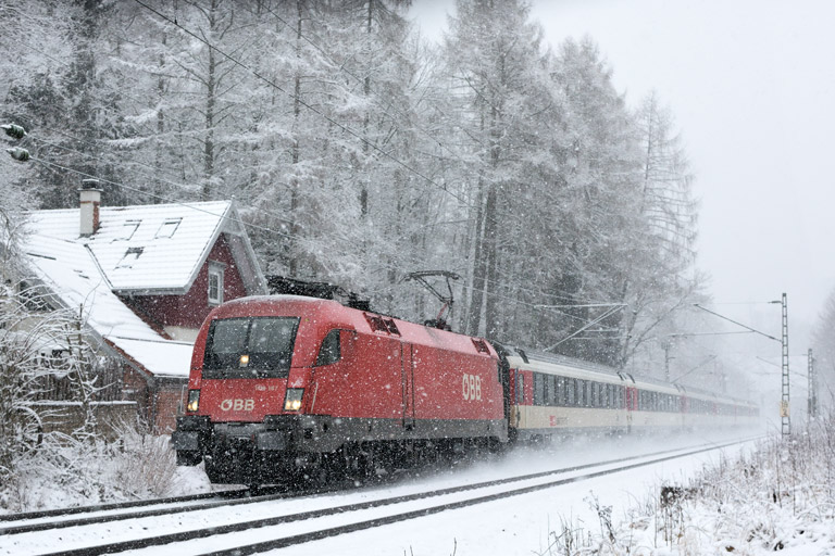 &Ouml;BB 1116 167 mit IC 189 bei km 18,2 (Februar 2018)
