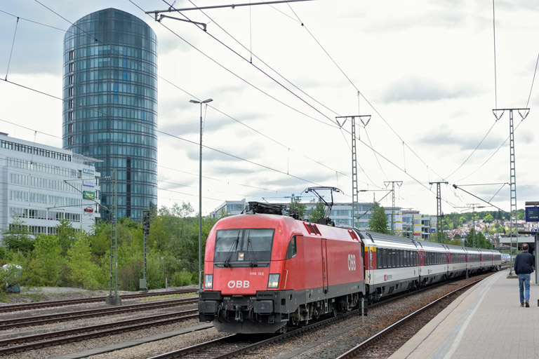 &Ouml;BB 1116 192 mit IC 280 bei km 15,6 (Mai 2018)