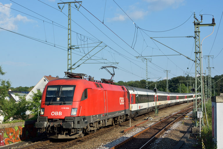 &Ouml;BB 1116 258 mit IC 184 bei km 16,8 (Juni 2018)