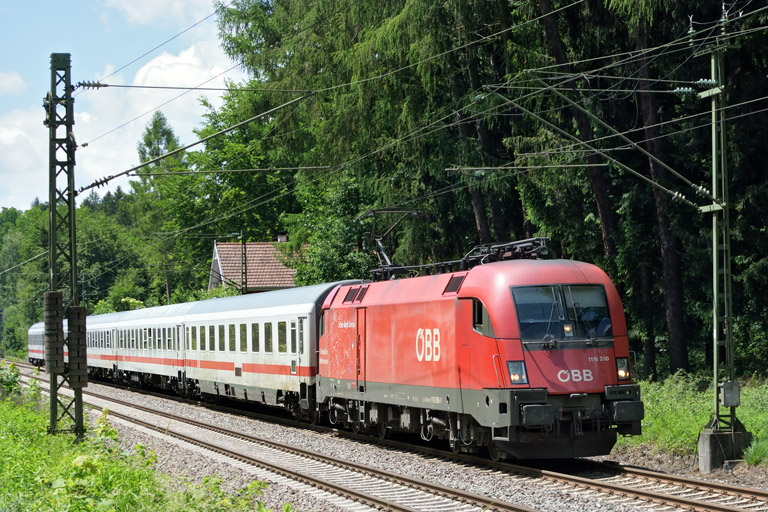 &Ouml;BB 1116 260 mit IC 2230 bei km 18,2 (Juni 2018)