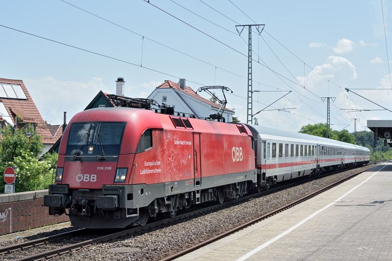 &Ouml;BB 1116 260 mit IC 2230 bei km 16,8 (Mai 2018)