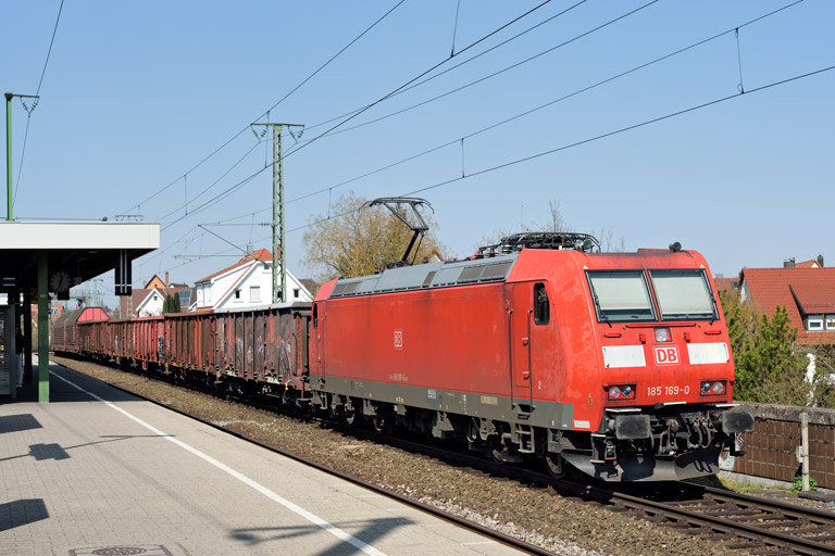 185 169 mit EZ 52100 bei km 16,8 (M&auml;rz 2019)