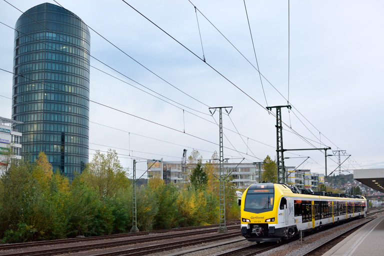 ET 5.12 als DLr 94080 bei km 15,6 (Oktober 2019)
