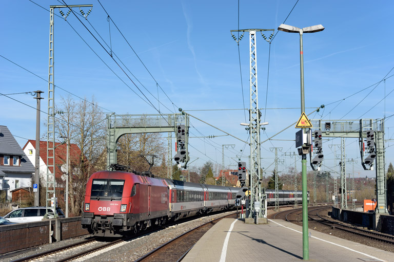 &Ouml;BB 1016 004 mit IC 185 bei km 16,6 (Februar 2019)