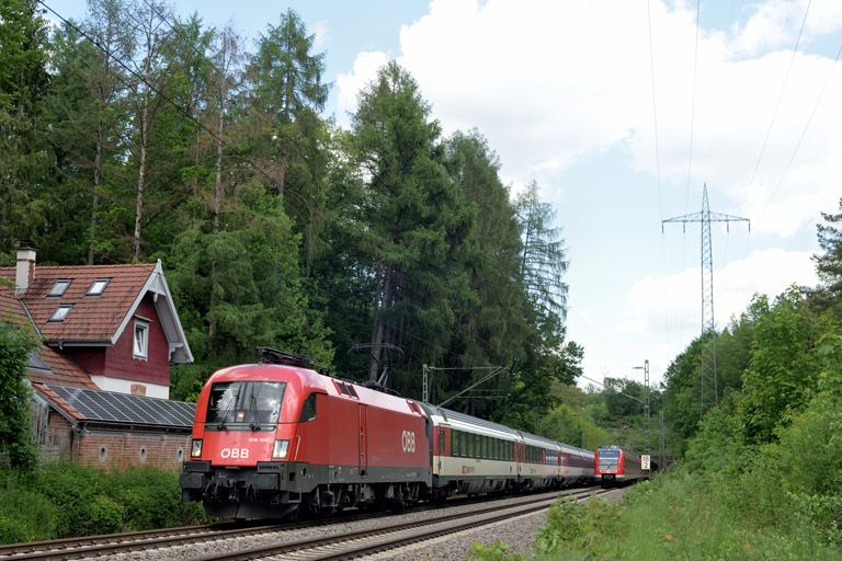 &Ouml;BB 1016 006 mit IC 189 bei km 18,2 (Mai 2019)
