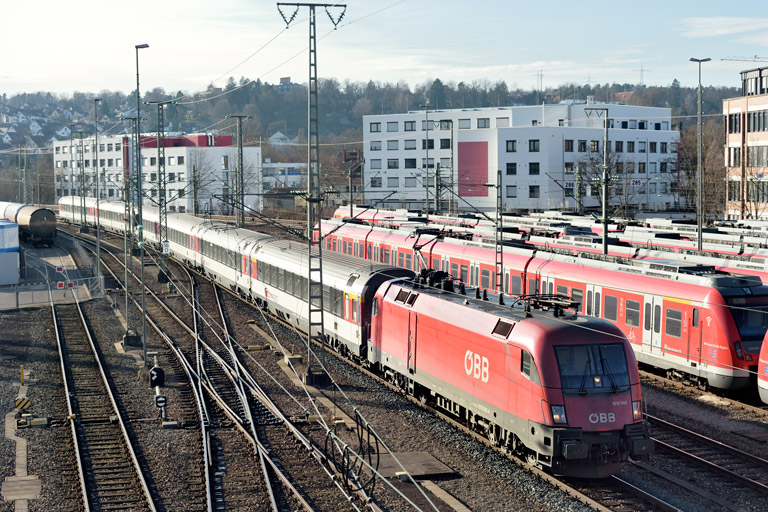 &Ouml;BB 1016 042 mit IC 280 bei km 16,0 (Dezember 2019)