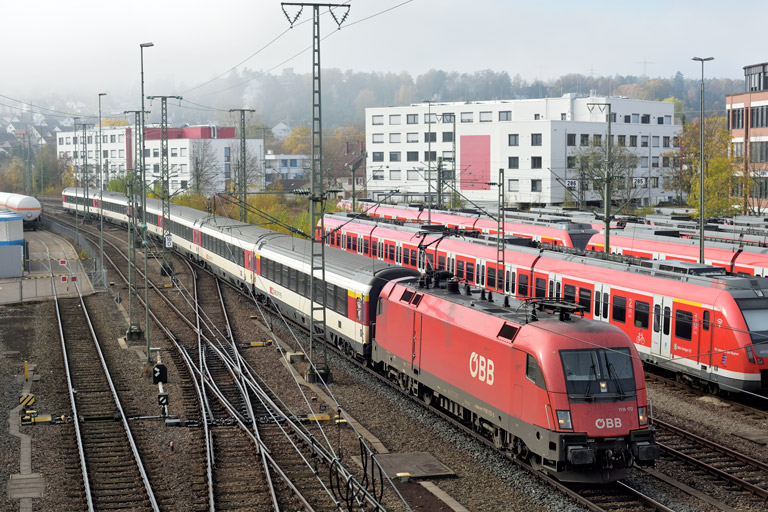 &Ouml;BB 1116 172 mit IC 282 bei km 16,0 (November 2019)