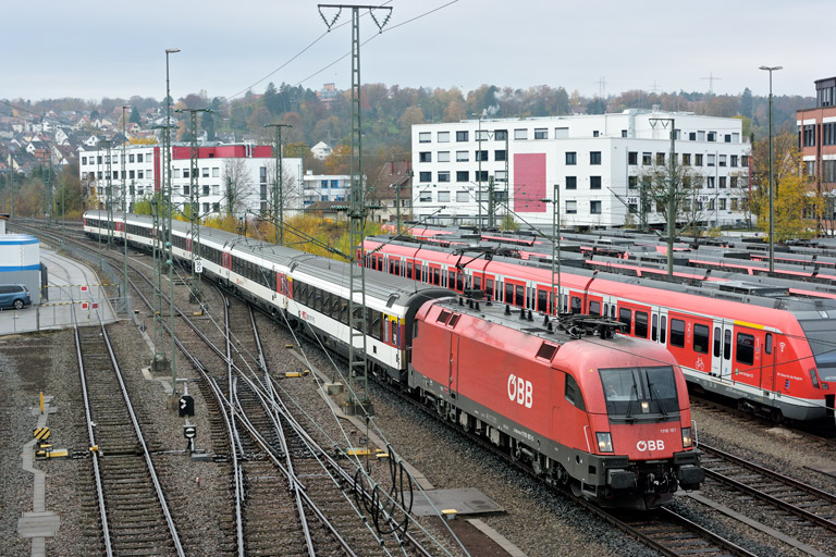 &Ouml;BB 1116 197 mit IC 282 bei km 16,0 (November 2019)