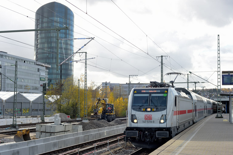 147 578 mit IC 2280/RE 52280 bei km 15,6 (November 2020)