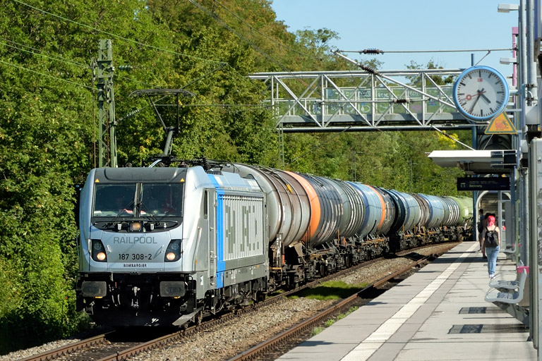187 308 bei km 14,2 (Juli 2020)