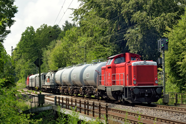 212 310 mit Bauz 91653 bei km 18,4 (Juli 2020)