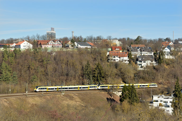 Baureihe 3442 als RE 17631/17633 bei km 13,2 (Februar 2020)