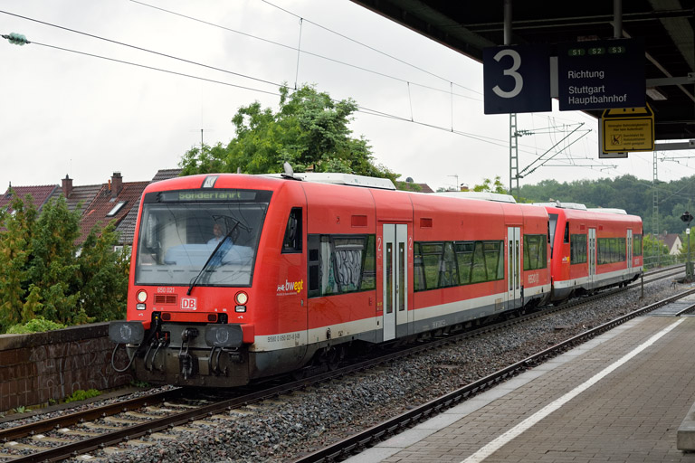 650 021 und 650 012 als Lt-G 22560 bei km 16,8 (Juni 2020)