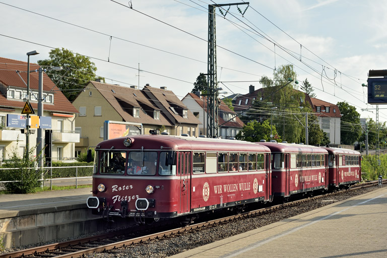 998 554, 998 417 und 798 469 als DPE-G 88336 bei km 15,6 (Juli 2020)