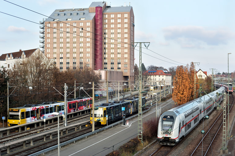 IC 2389/RE 52389 bei km 15,8 (November 2020)