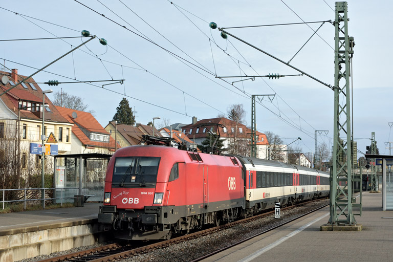 &Ouml;BB 1016 007 mit IC 187 bei km 15,6 (Januar 2020)