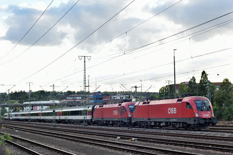 &Ouml;BB 1016 044 und &Ouml;BB 1016 012 mit IC 184 bei km 15,8 (August 2020)
