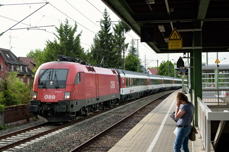 &Ouml;BB 1016 047 mit IC 283 bei km 16,8 (Juli 2020)