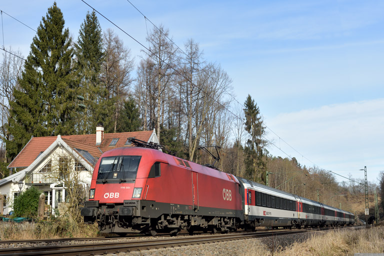 &Ouml;BB 1116 051 mit IC 189 bei km 18,2 (Februar 2020)