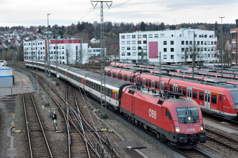 &Ouml;BB 1116 163 mit IC 186 bei km 16,0 (Februar 2020)