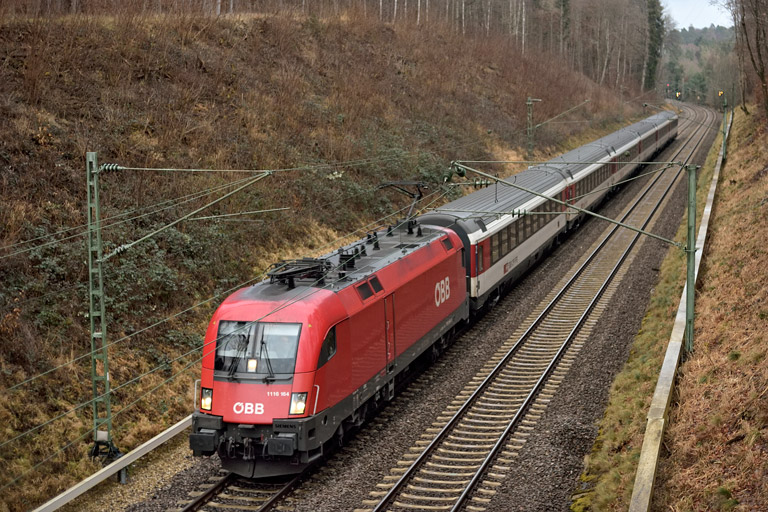 &Ouml;BB 1116 164 mit IC 281 bei km 19,0 (Januar 2020)