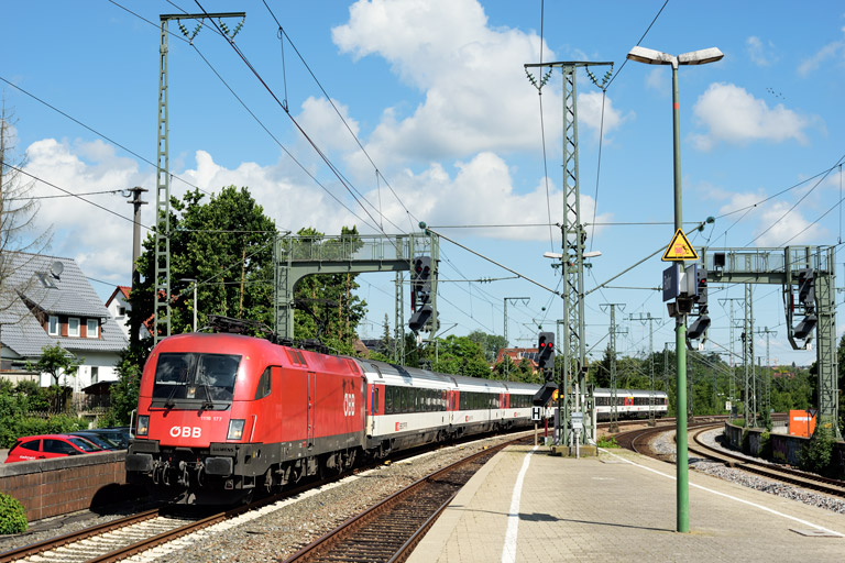 &Ouml;BB 1116 177 mit IC 185 bei km 16,6 (Juni 2020)