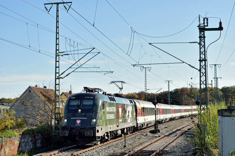 &Ouml;BB 1116 182 mit IC 280 bei km 16,8 (Oktober 2020)