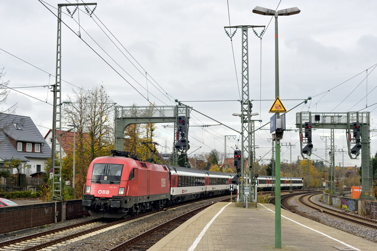 &Ouml;BB 1116 185 mit IC 187 bei km 16,6 (November 2020)