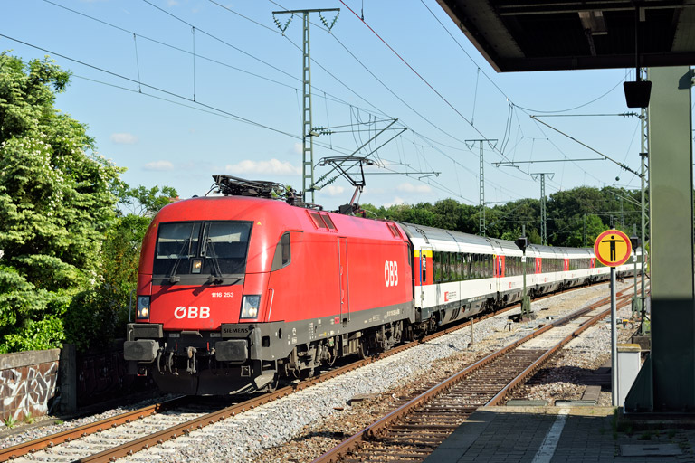 &Ouml;BB 1116 253 mit IC 186 bei km 16,8 (Mai 2020)