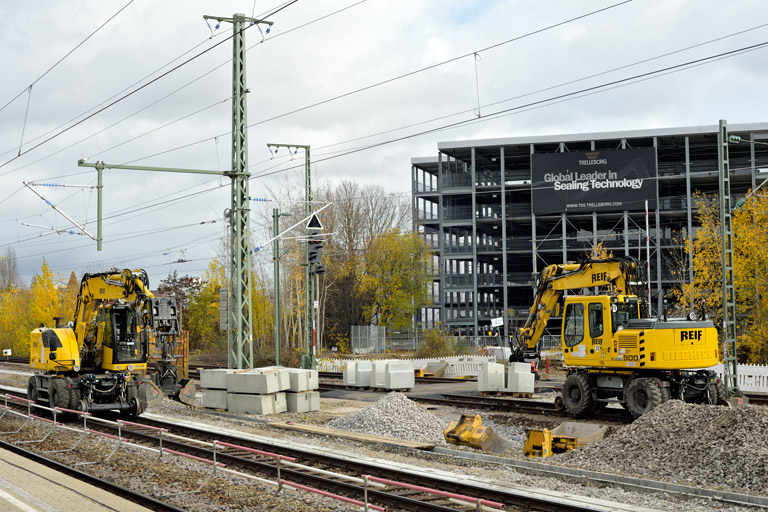 Zweiwegebagger bei km 15,6 (November 2020)