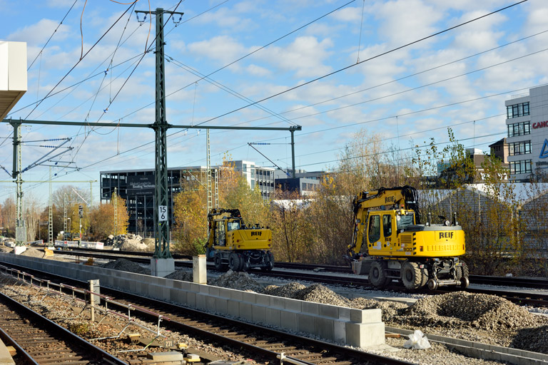 Zweiwegebagger bei km 15,6 (November 2020)