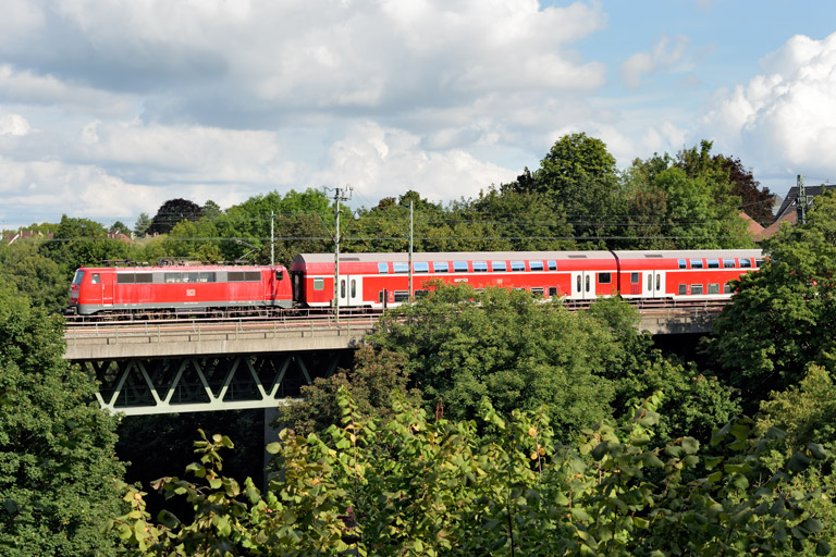 111 169 mit S-Bahnersatzzug bei km 14,6 (August 2021)