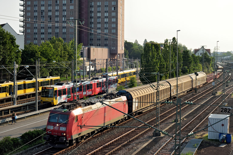 185 093 mit EZ 45175 bei km 15,8 (Juli 2021)